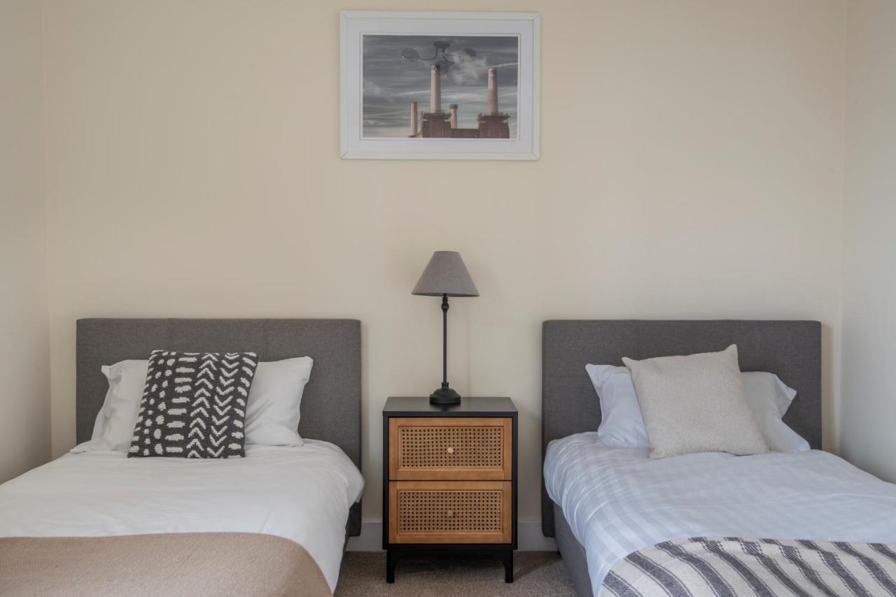 The Lockton - Portobello Road * London